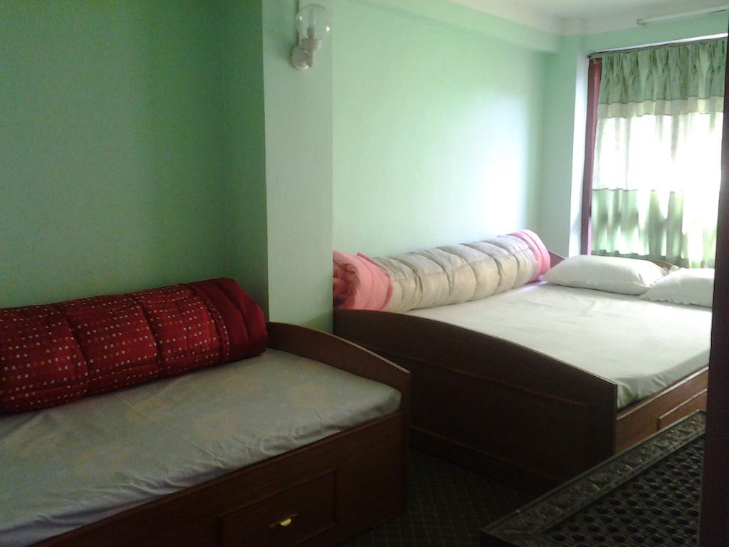 Ajima Guest House Bhatgoan Rum bild